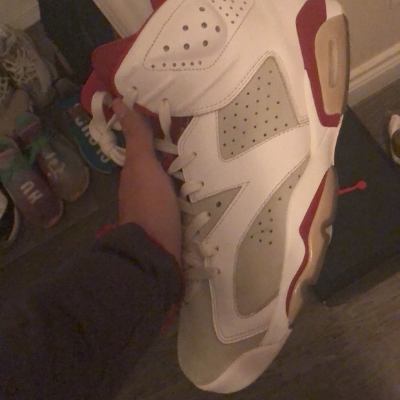 Jordan 6 - Picture 3 of 5